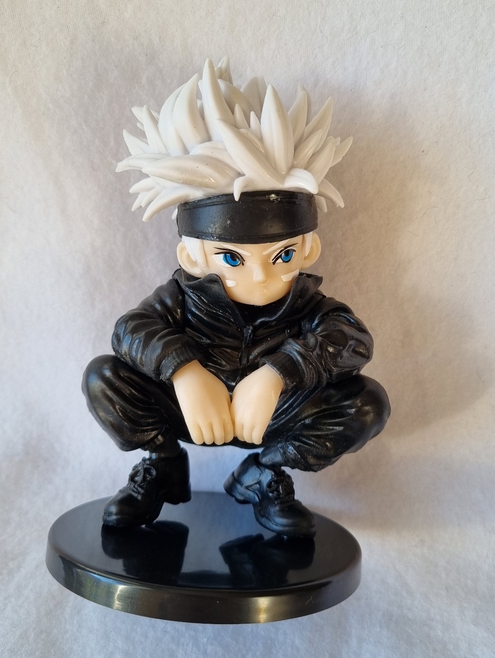 Jujutsu Kaisen Satoru Gojo Figure  Sitting Pose Car Study Table Desk Collectible